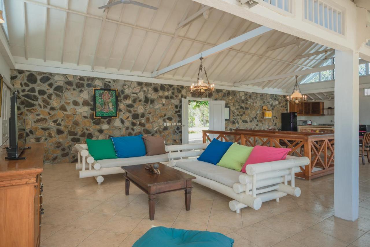 Villa Dinding Batu Singaraja エクステリア 写真