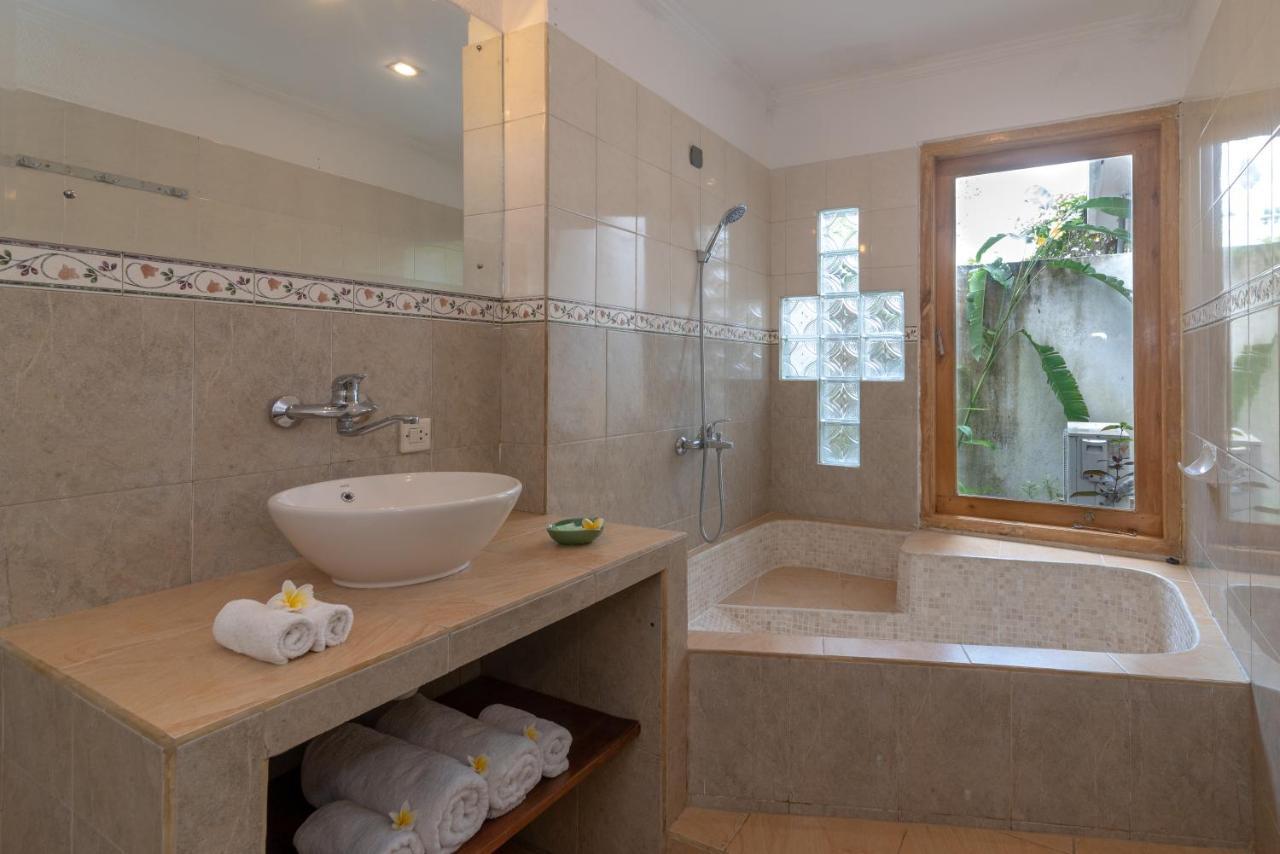 Villa Dinding Batu Singaraja エクステリア 写真