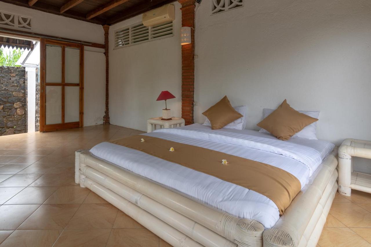 Villa Dinding Batu Singaraja エクステリア 写真