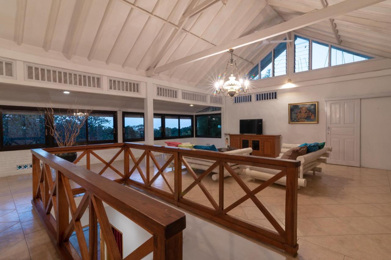 Villa Dinding Batu Singaraja エクステリア 写真