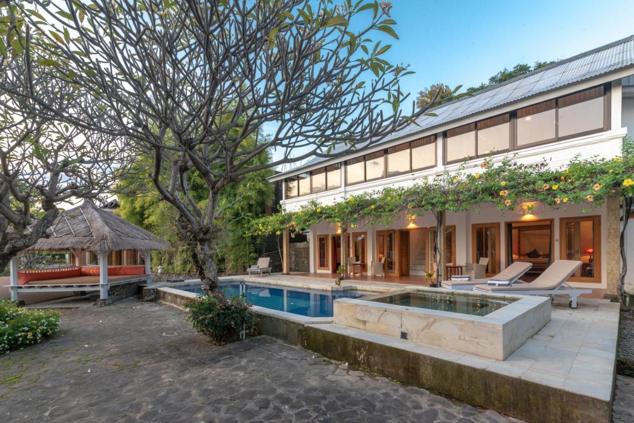 Villa Dinding Batu Singaraja エクステリア 写真