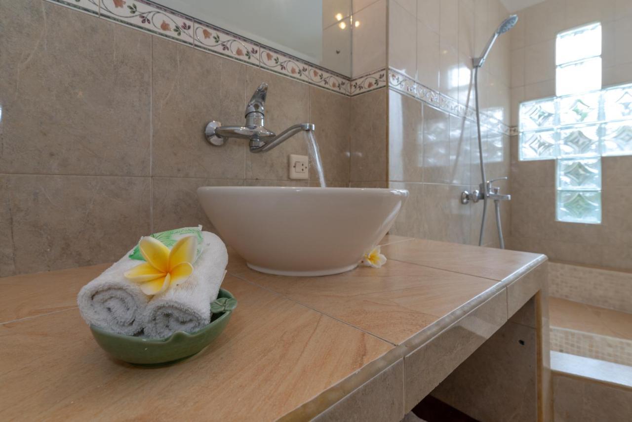 Villa Dinding Batu Singaraja エクステリア 写真