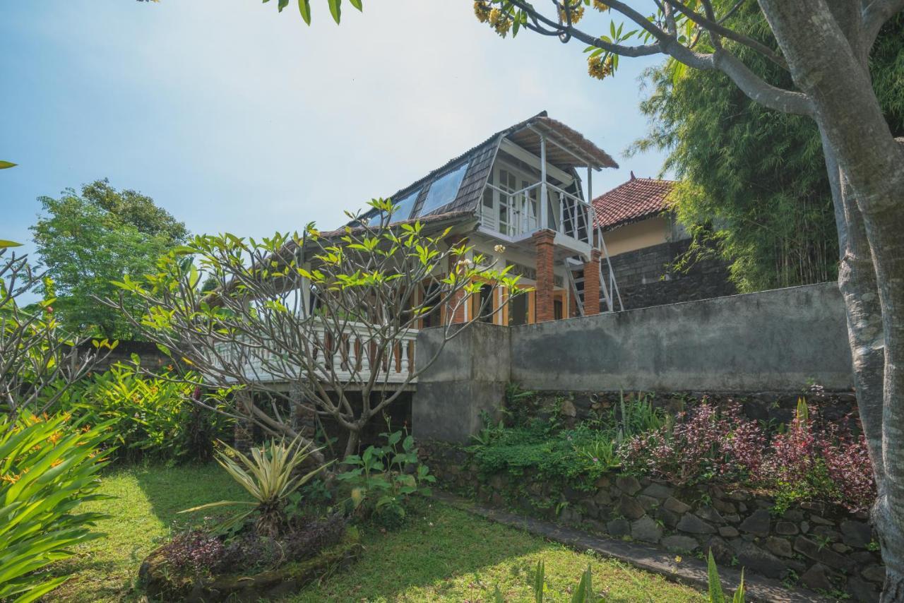 Villa Dinding Batu Singaraja エクステリア 写真