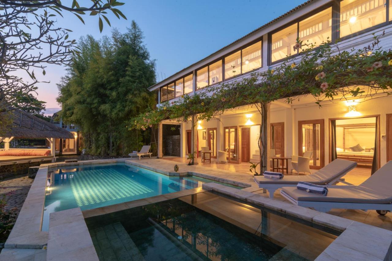 Villa Dinding Batu Singaraja エクステリア 写真