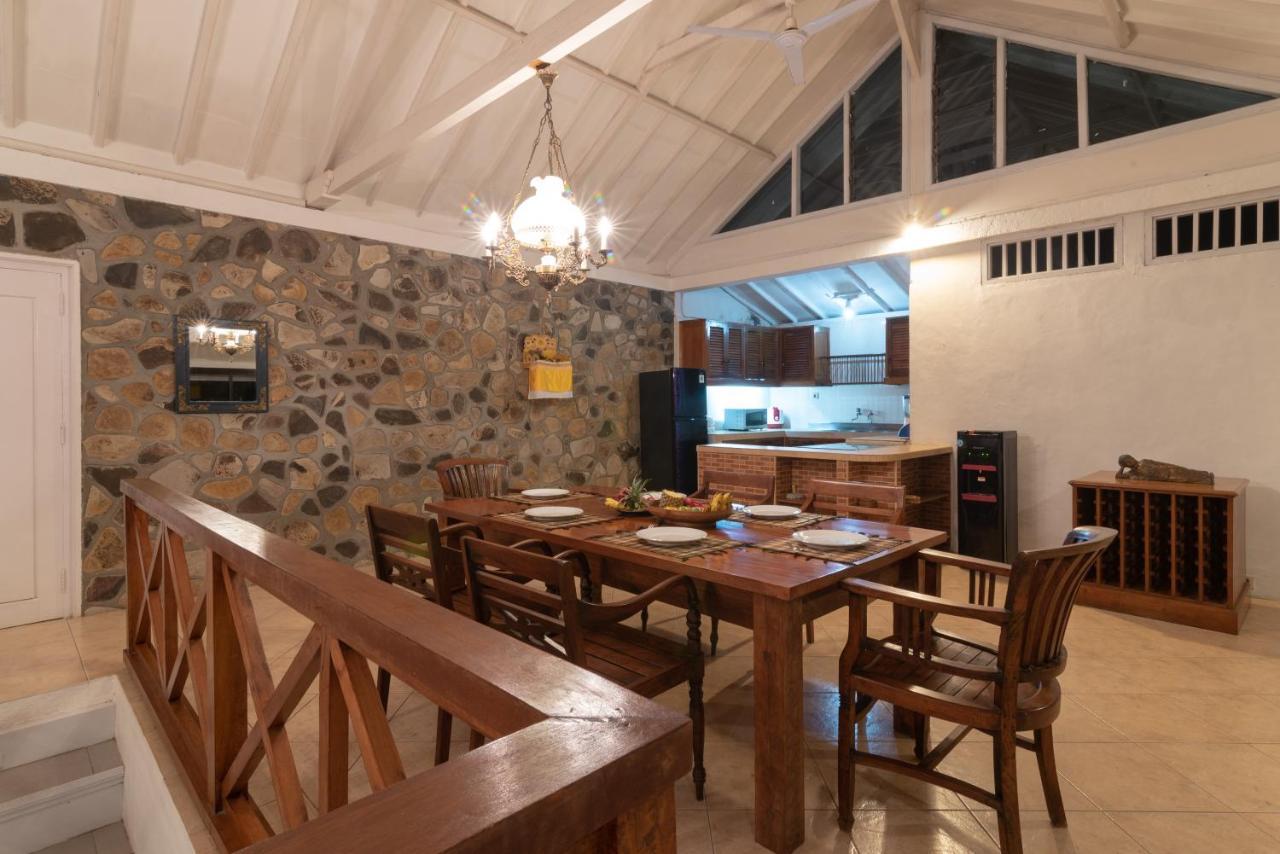 Villa Dinding Batu Singaraja エクステリア 写真